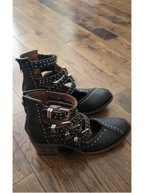 Freebird by Steven Felicity Black Studded Buckle Ankle Booties Size 8